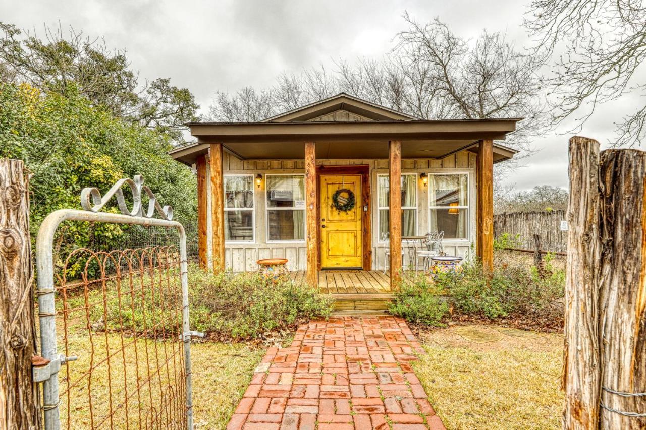 The Studio @ Durst Haus Fredericksburg Exterior foto